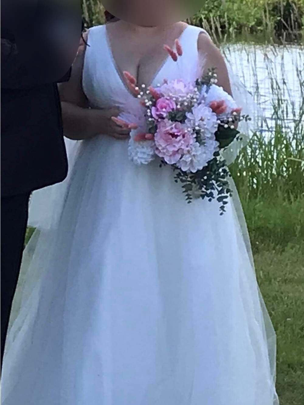 White V-Neck Tulle Wedding Gown